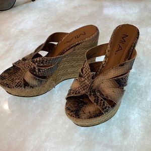 Love the MIA and easy wear sz 6
